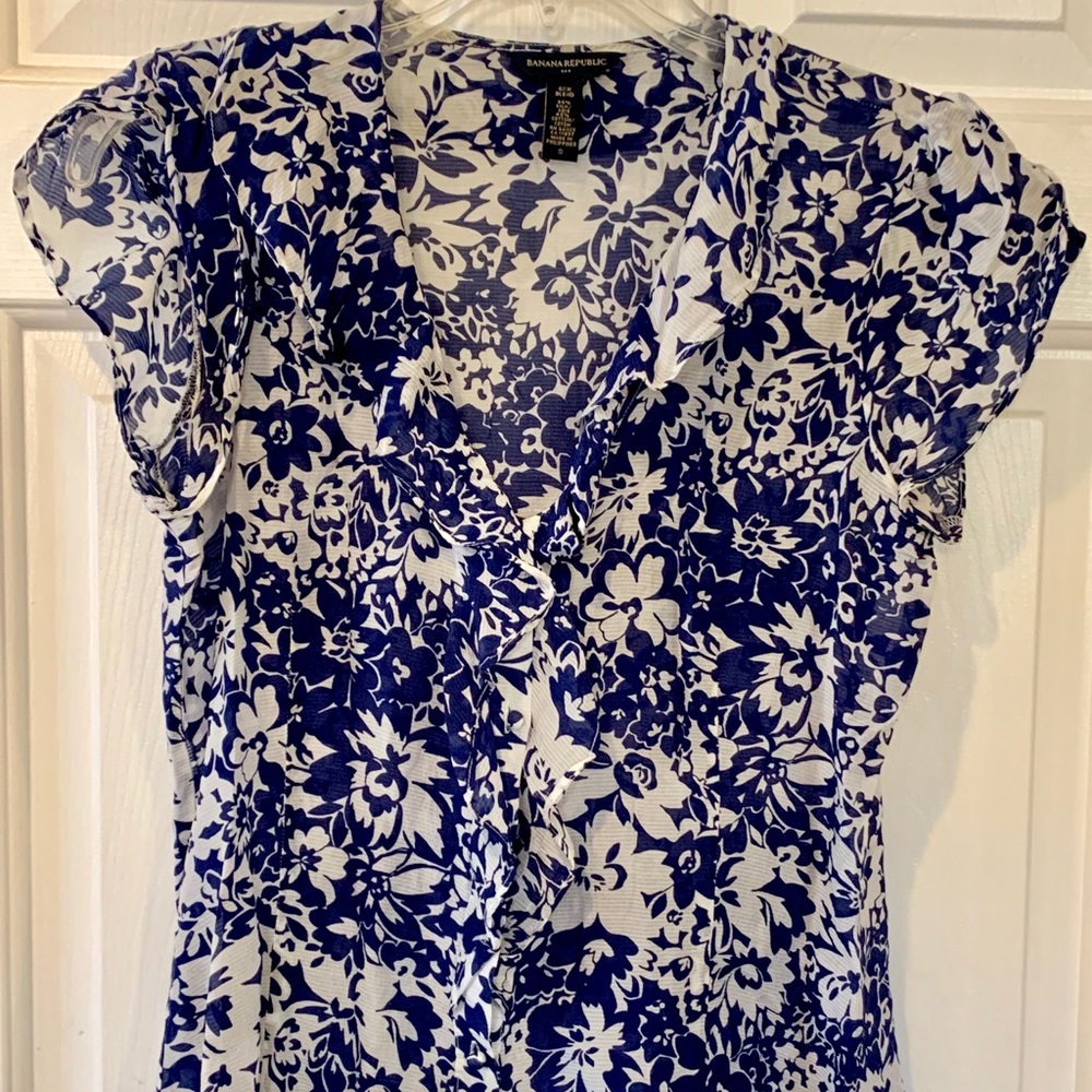 ✨Banana Republic Silk Blend Blouse